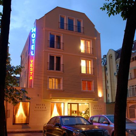 Vesta Hotel Montana Exteriör bild