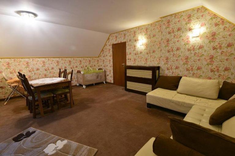 Vesta Hotel Montana Exteriör bild