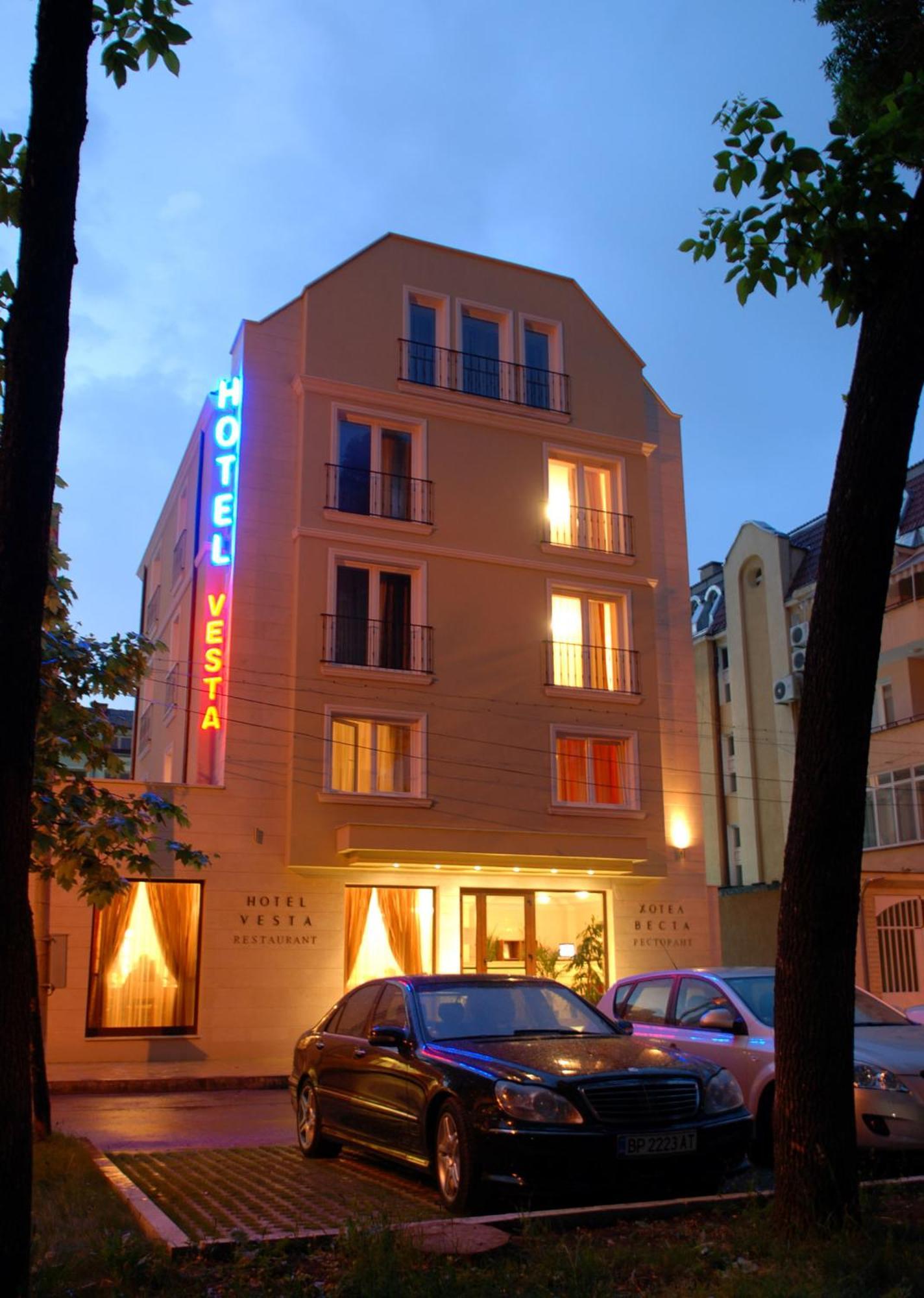 Vesta Hotel Montana Exteriör bild