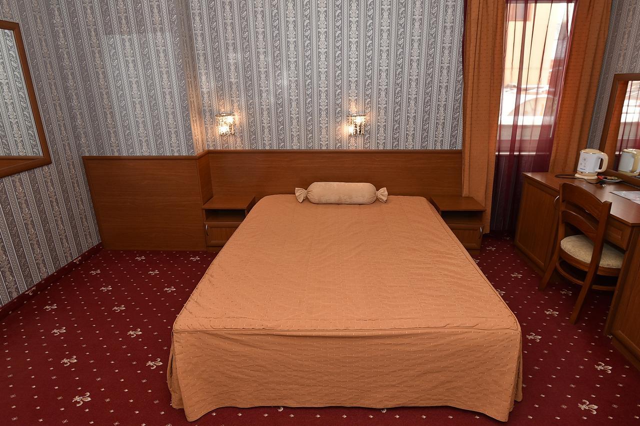Vesta Hotel Montana Exteriör bild