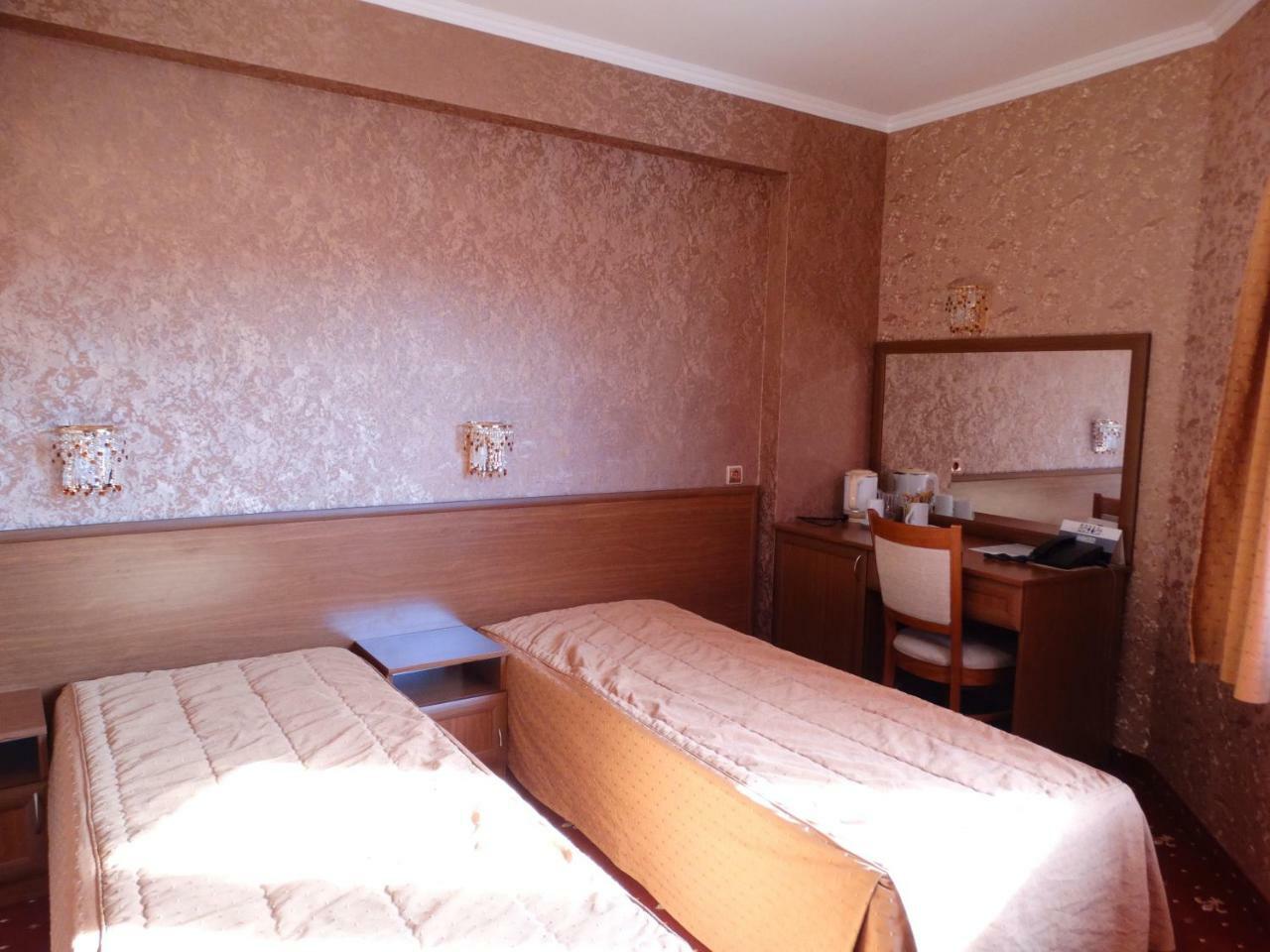 Vesta Hotel Montana Exteriör bild